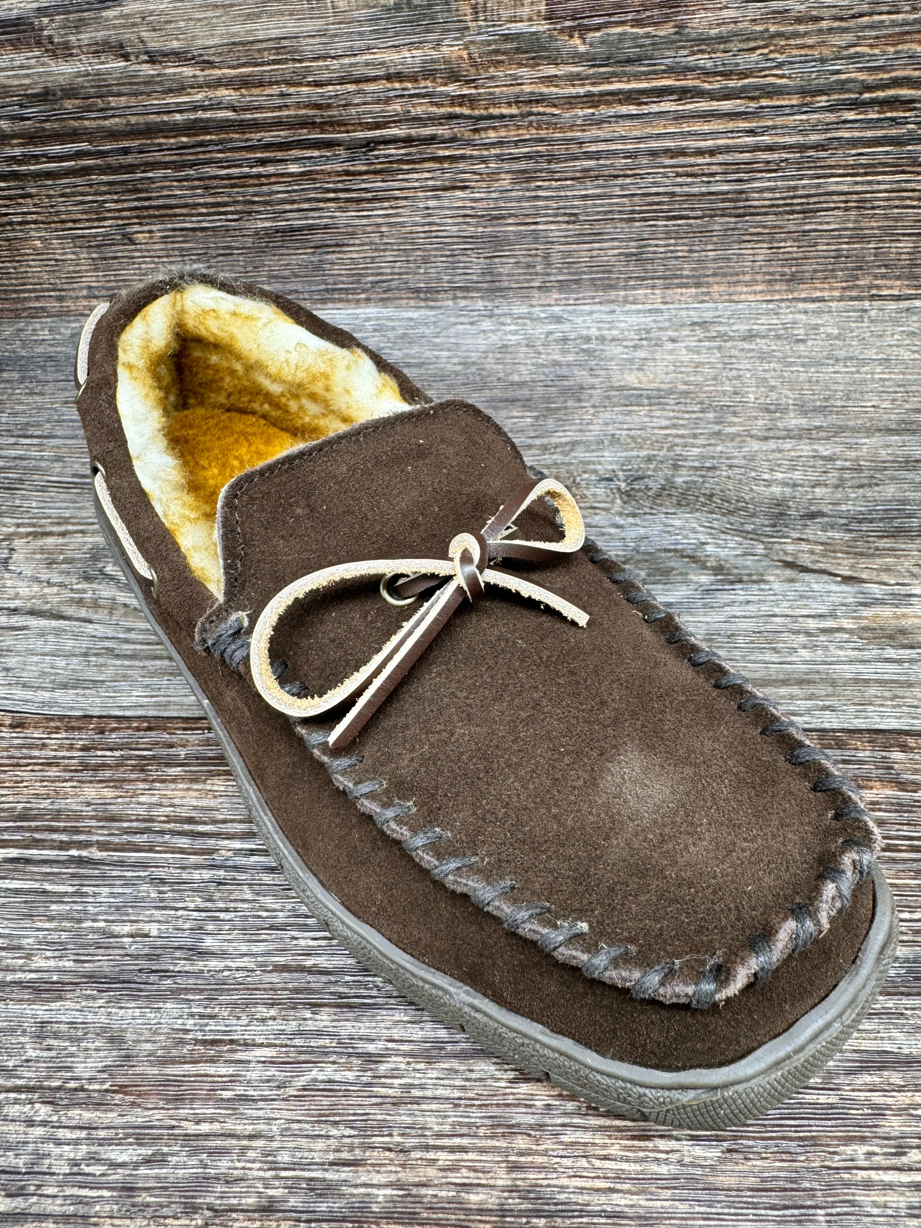 AR4448 Men's Moccasin Slipper by Ariat