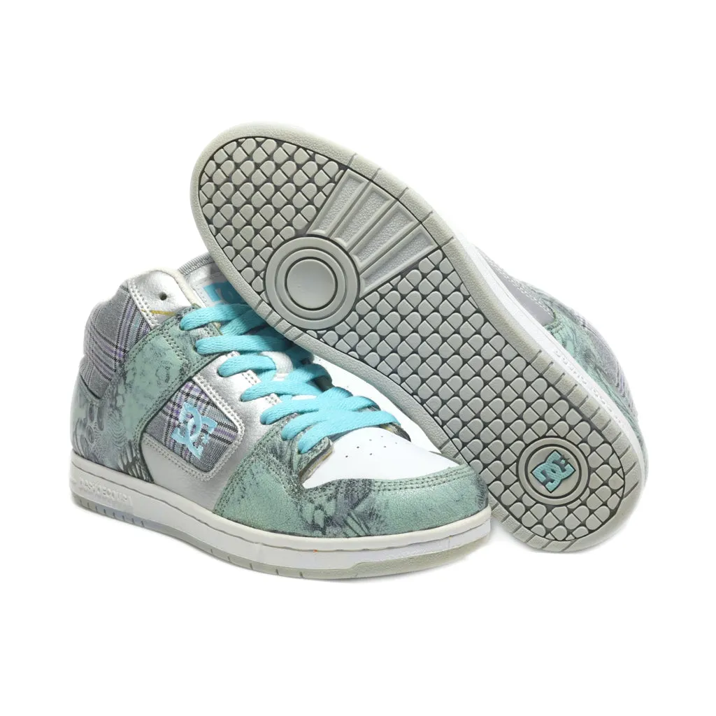 Dc Shoes High-Top Sneakers Canvas Green Colour For Women