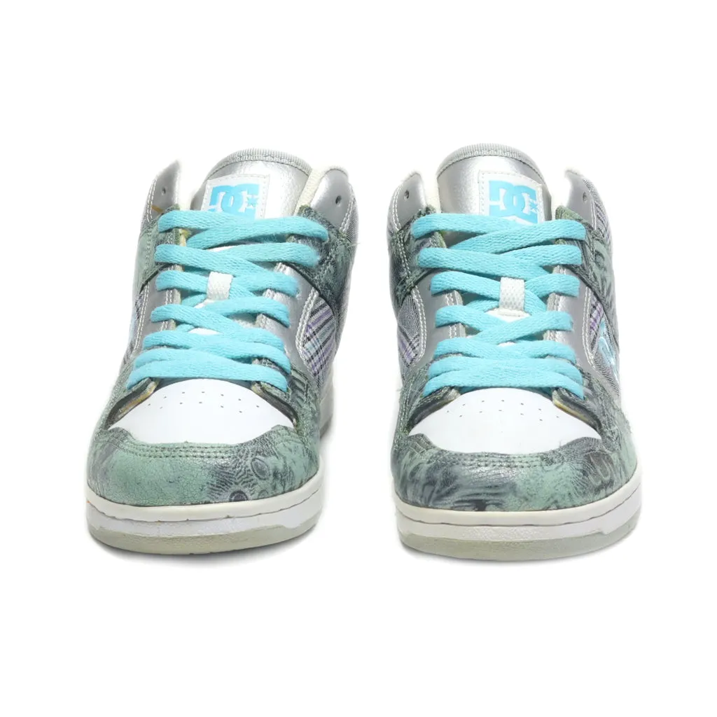 Dc Shoes High-Top Sneakers Canvas Green Colour For Women